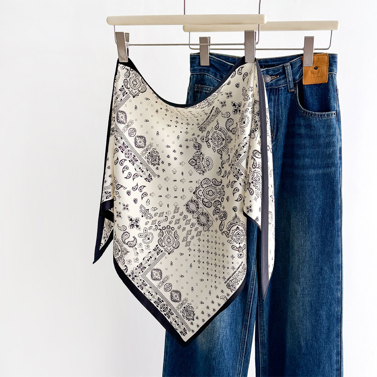 Bandana Multi Way - Pürüzsüz İpeksi Dokunuşlu Üçgen Bandana Kadınlar