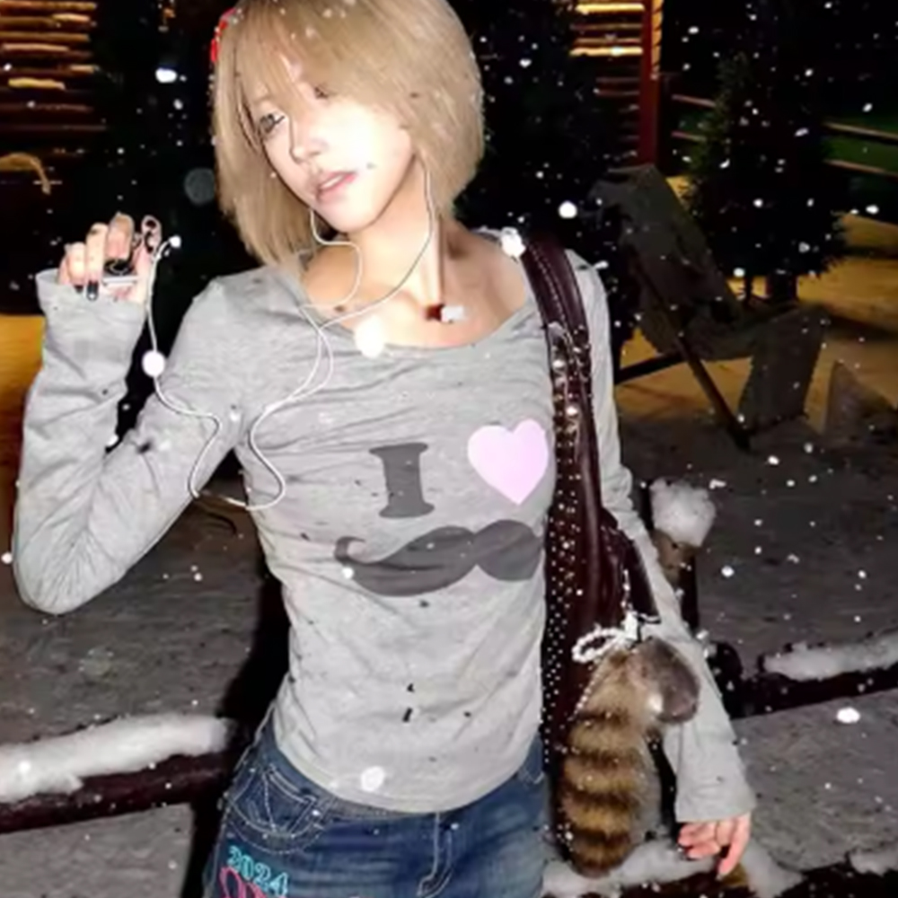 Street Fashion In Japan - Japon Y2K Sakal Baskılı Tişört Vintage