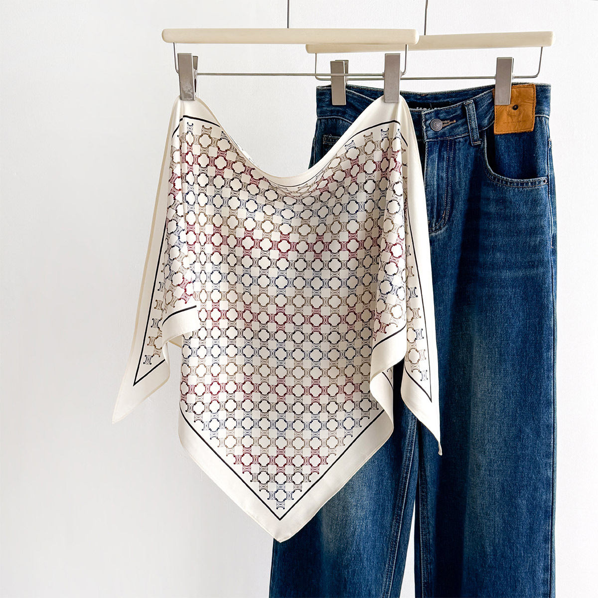 Pürüzsüz İpeksi Dokunuşlu Üçge - Bandana Multi Way incelemesi ve fiyatı