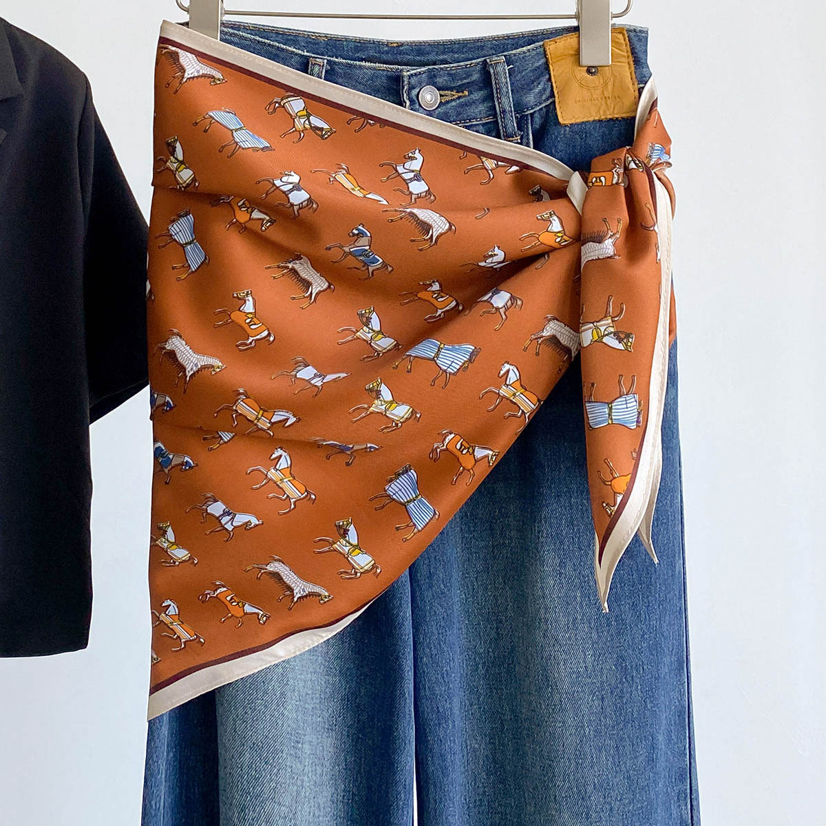 Trendy Saten Üçgen Şal At Figü - Bandana Multi Way incelemesi ve fiyatı